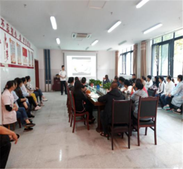 人人参与消防 共创平安和谐雨城区青江街道沙湾路社区及市福利院举办中秋国庆消防演练