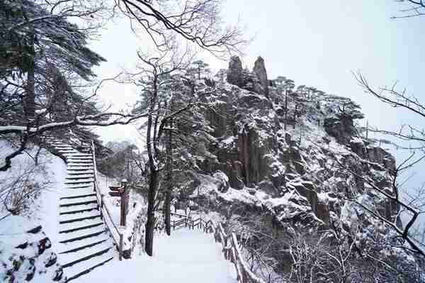 冬季上黄山看日出花1848元，两年后爬泰山，这次要花多少钱？