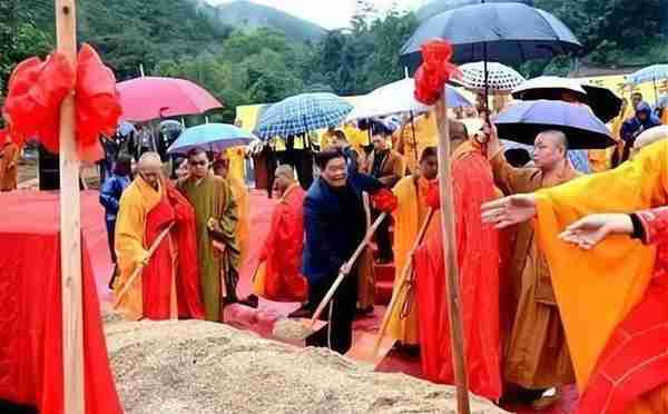 福建福清石竹山求签很灵验，身价248亿的曹德旺四次上石竹山求签