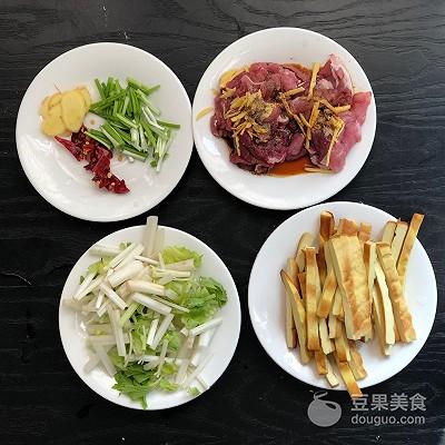 下饭菜-芹菜肉丝炒豆干