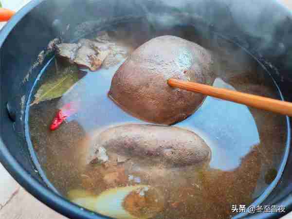 年夜饭下酒菜，做五香卤猪肝，喝酒人最爱，不腥不柴，嫩香入味