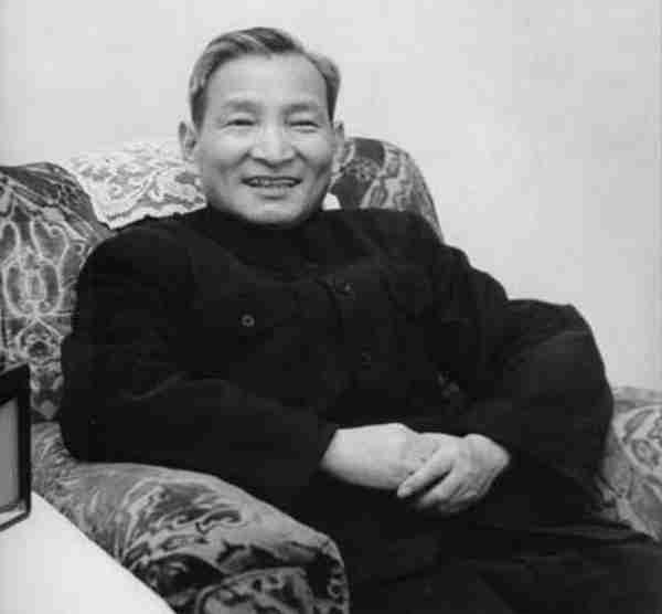 1949年，美国驻沈阳总领事殴打中国雇员，毛泽东：永久驱逐出境