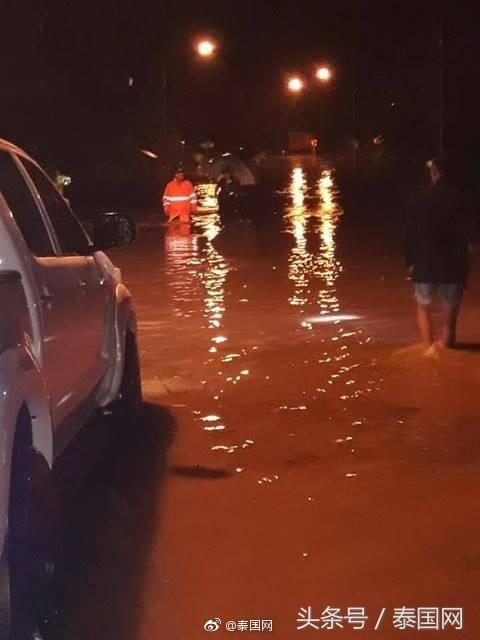 暴雨连连！泰国南部洛坤府和苏梅岛爆发山洪