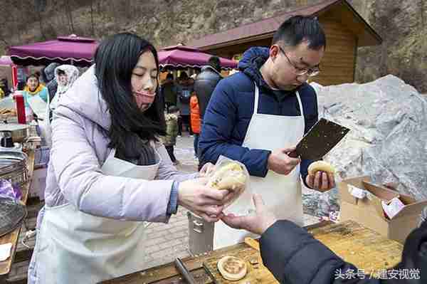 山西平顺：肉夹饼10元一个，60斤肉、500多张饼被抢光